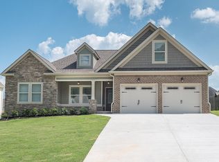 628 Kailors Cove Cir, Ringgold, GA 30736