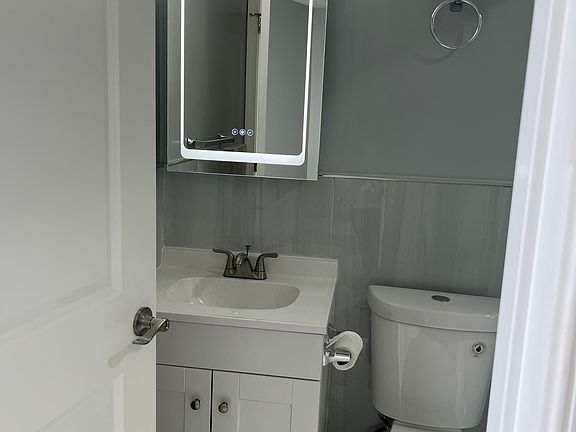 5th image of 2405 Ridge Ave Floor 1