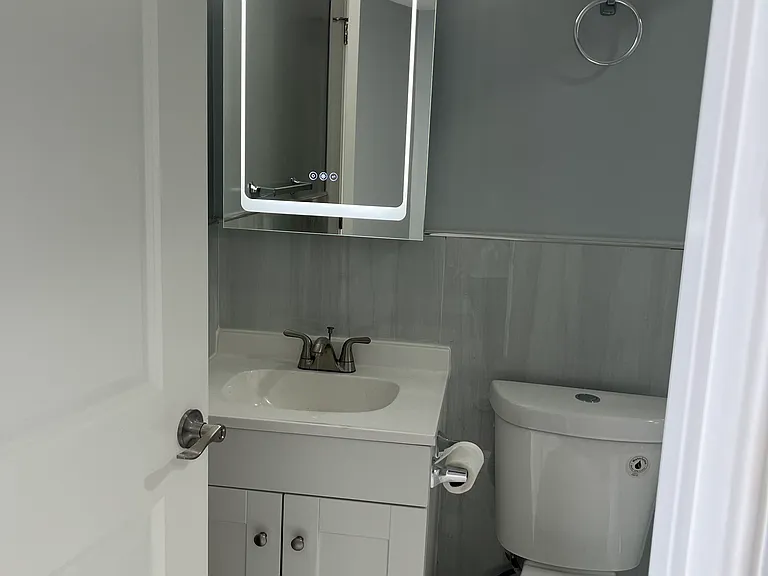 2405 Ridge Ave #1 — Photo 5