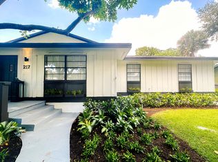 217 Pine Cir, Boca Raton, FL 33432