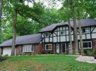 541 Leisure Ln, Greenwood, IN 46142