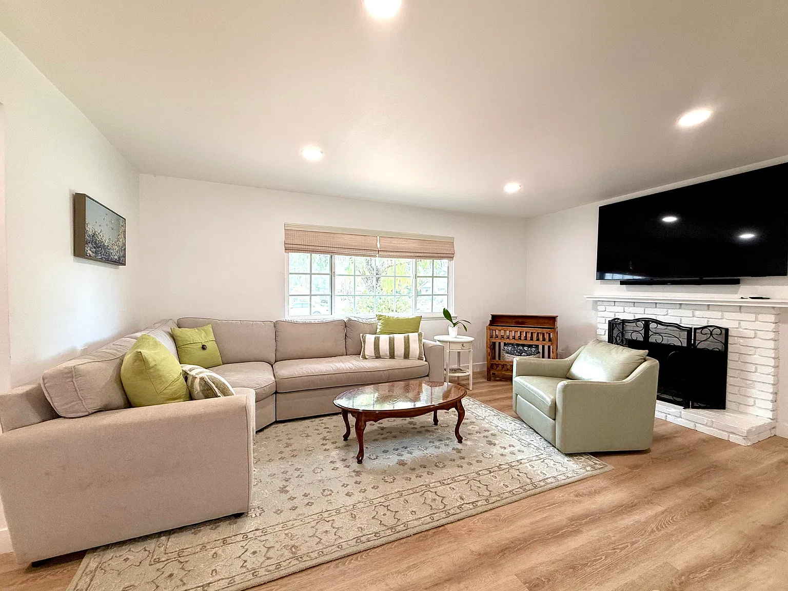 3 bed, 2.5 bath, 1257 sqft, $5,250 — Photo 2
