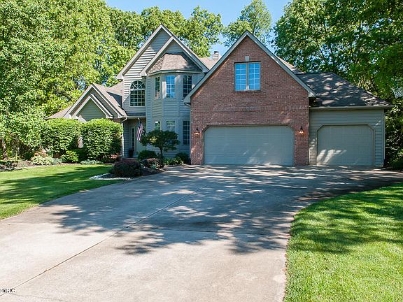 3rd image of 5638 Blue Jay Dr