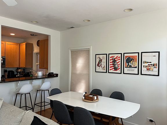 4th image of 2633 N Wilton Ave #2
