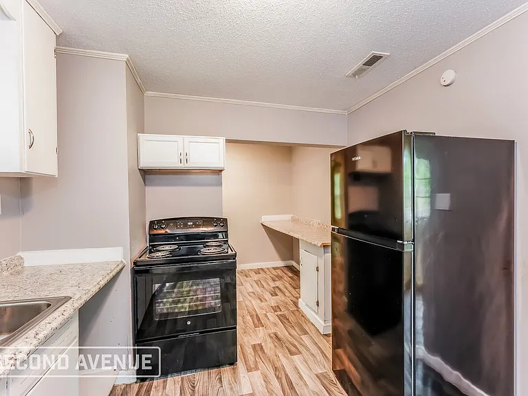 2908 Avenue I — Photo 5