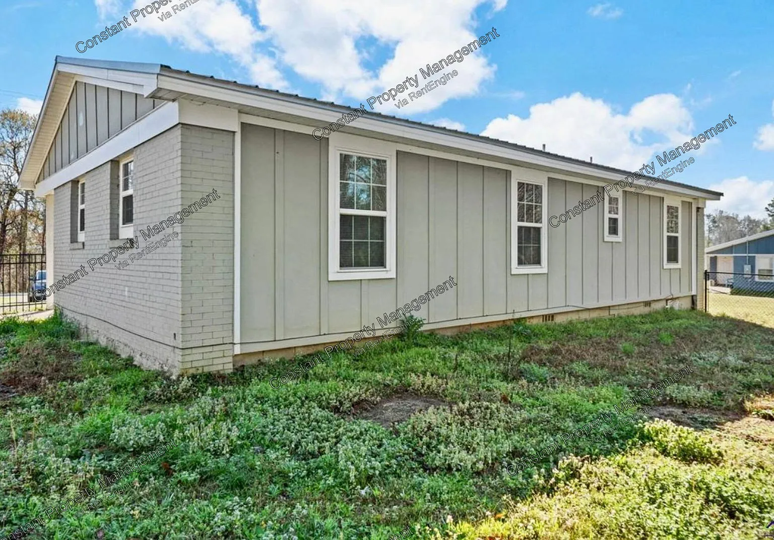 3 bed, 1.0 bath, 1247 sqft, $1,395 — Photo 3