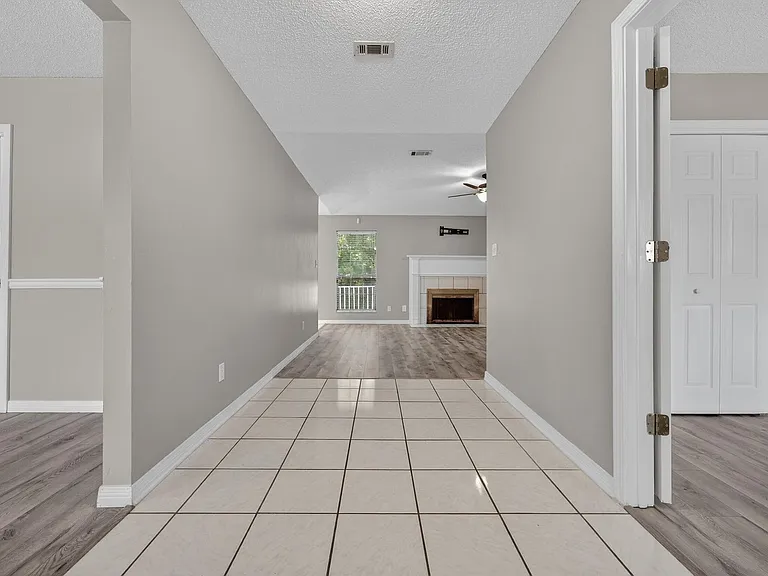3 Neptune Dr — Photo 6