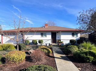 556 Stella Dr, Ukiah, CA 95482