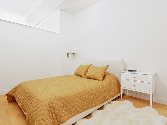 4th image of 15 Broad St APT 1422