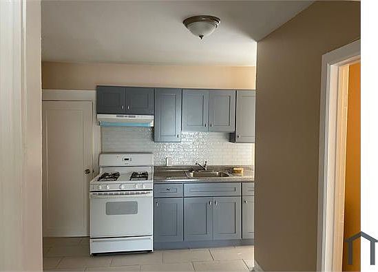 1st image of 1810 W Ruscomb St
