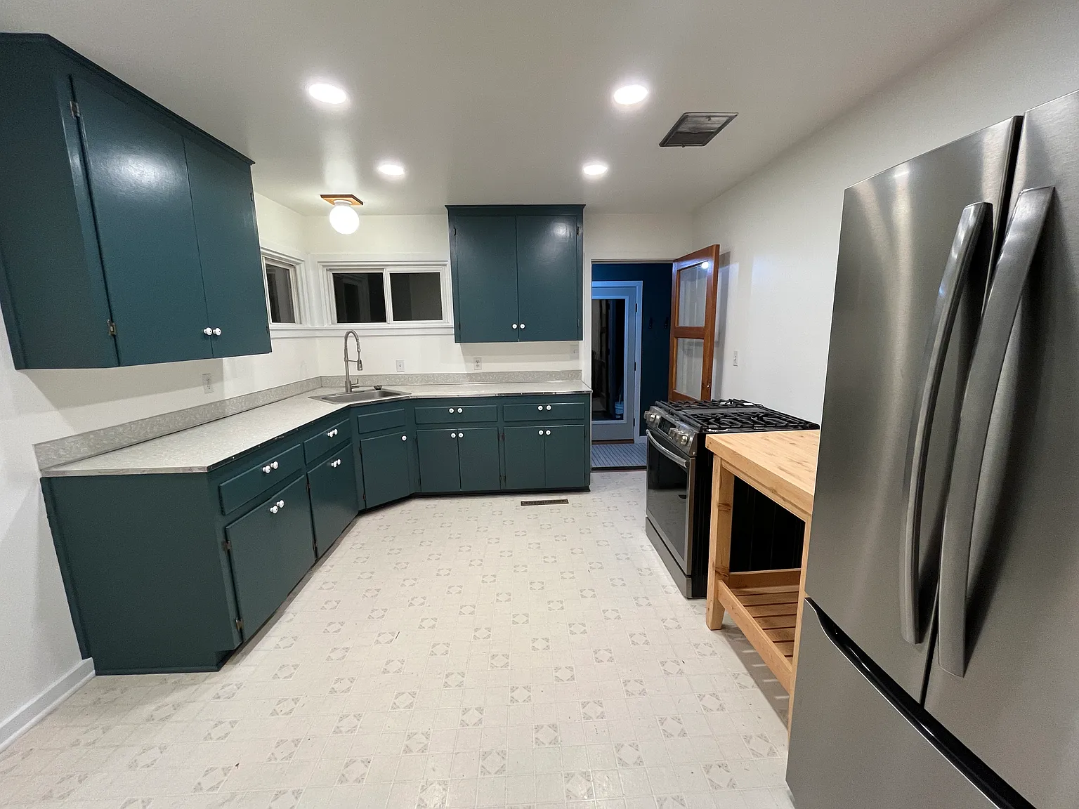 2 bed, 800 sqft, $1,500 — Photo 3