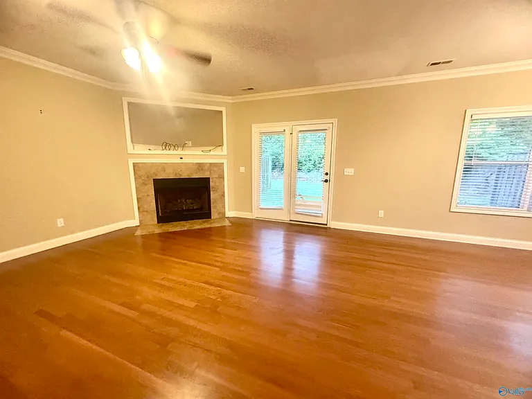 210 Treetop Dr NE — Photo 6