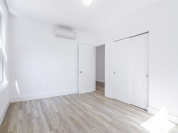 4th image of 1180 Grant Ave #1