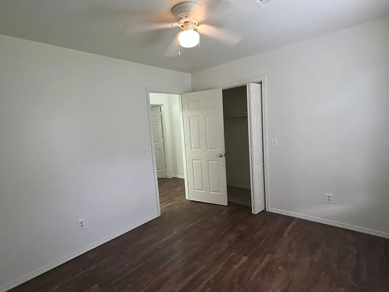 611 Preston Dr — Photo 15