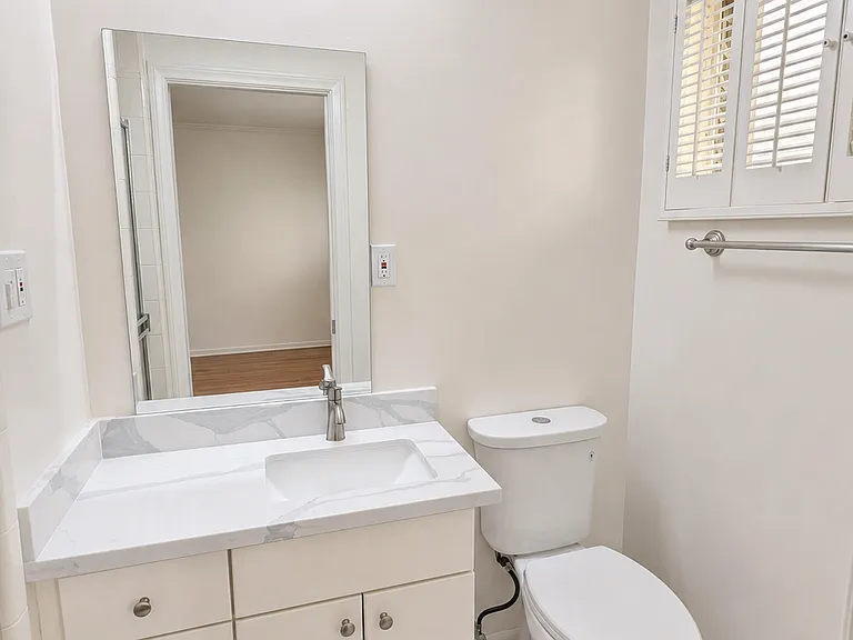 12240 Montana Ave #105 — Photo 17