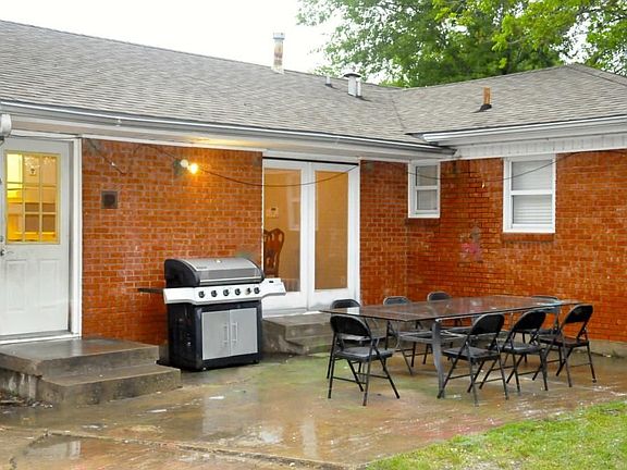 5th image of 2944 Seymour Dr