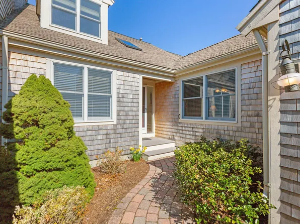 28 Wildflower Lane, Yarmouth Port, MA 02675