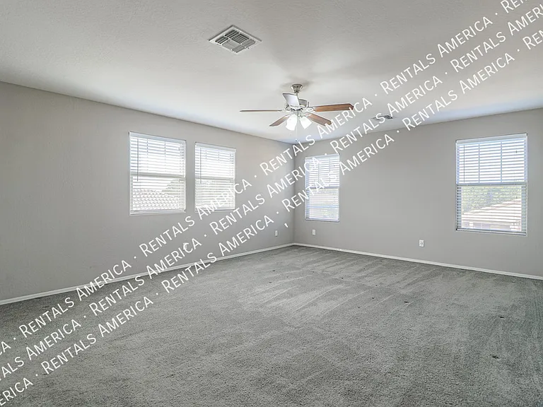 2930 E Detroit St — Photo 24