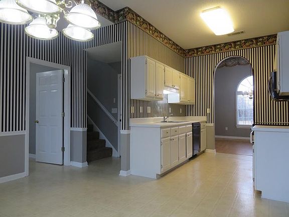 2nd image of 7720 Shadow Glen Ln