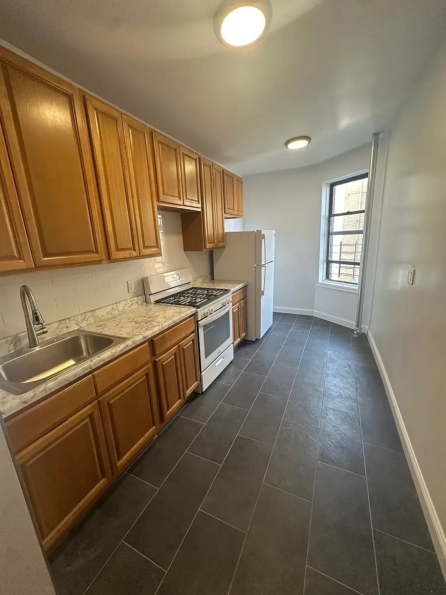 Building Photo - 3510 Bainbridge Ave #44C