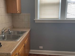 5504 W Barry Ave #11, Chicago, IL 60641