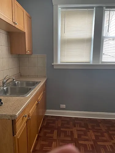 5504 W Barry Ave #11 Photo 1