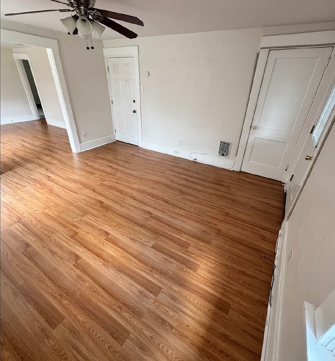 1 bed, 1250 sqft, $1,300 — Photo 4