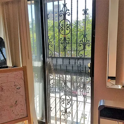 Rented by Apple Realty Group Corp | media 11