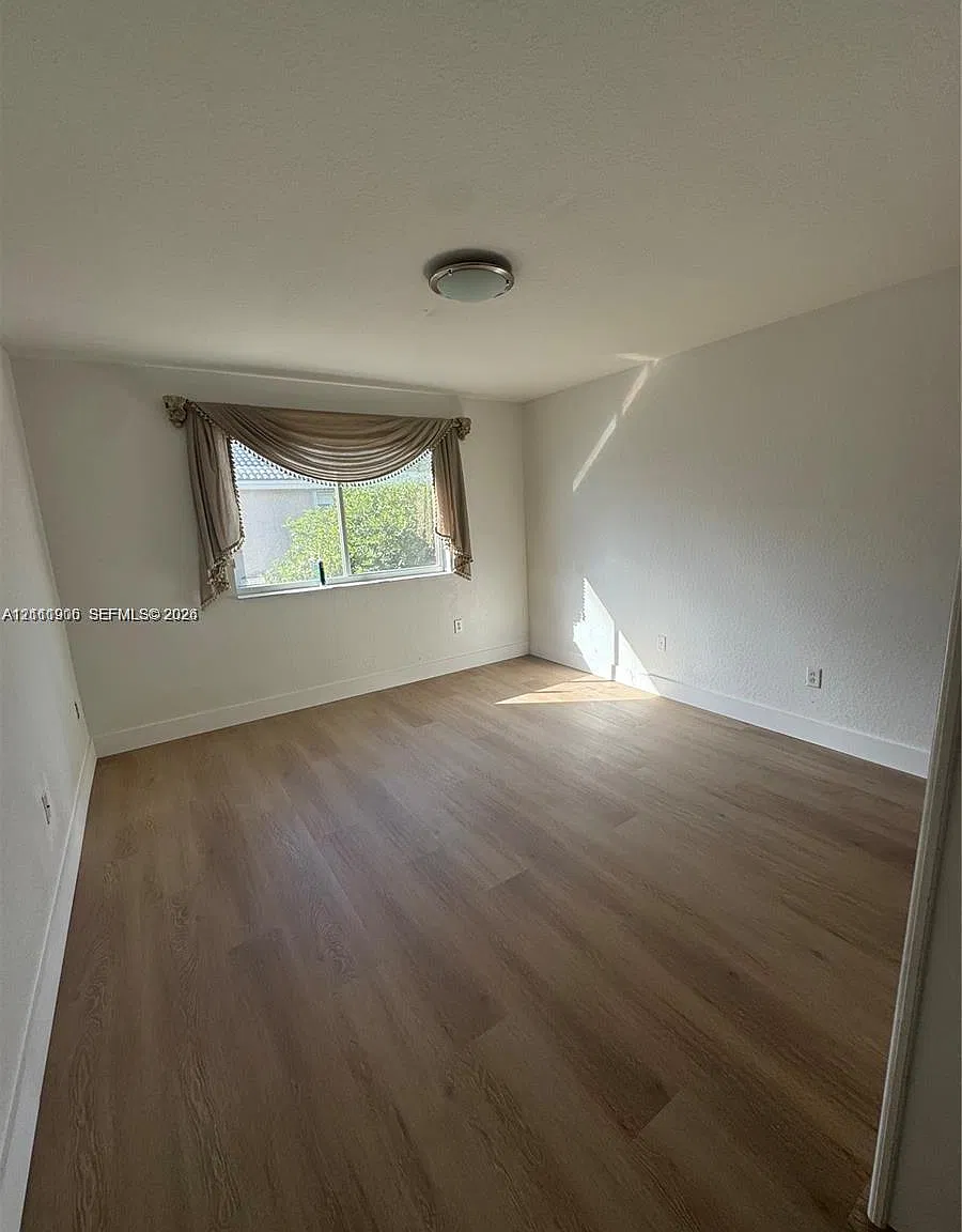 Las Brisas At Doral Condo — Photo 4