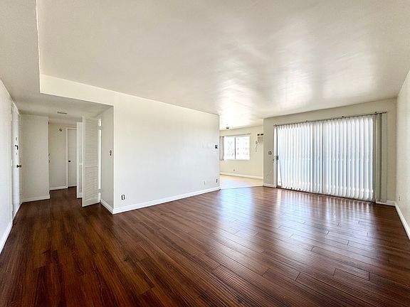 4th image of 1740 N Harvard Blvd #307