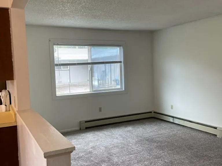 410 N 19th Ave — Photo 16