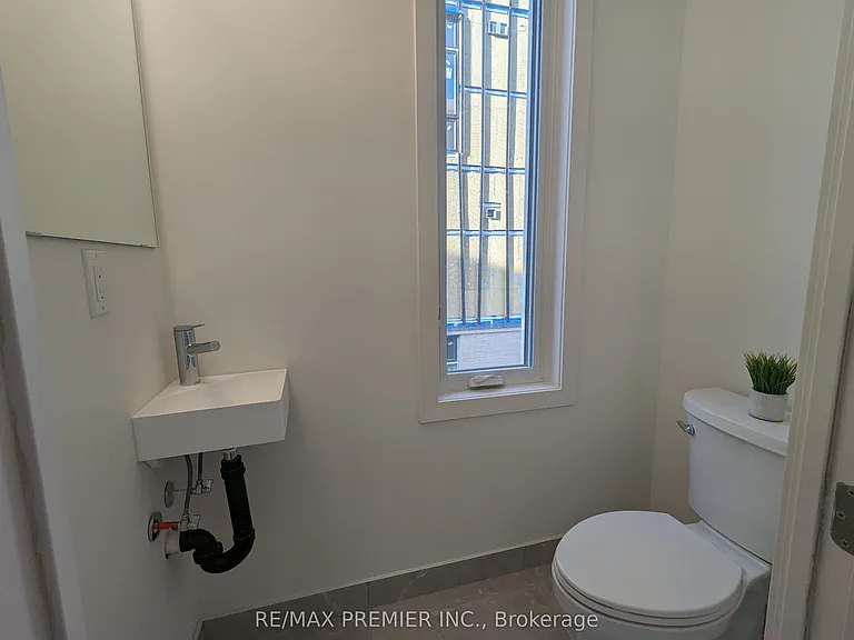 11 Steckley House Ln #411 — Photo 2