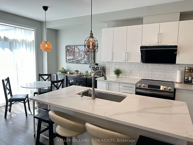1028 Speedvale Ct — Photo 6