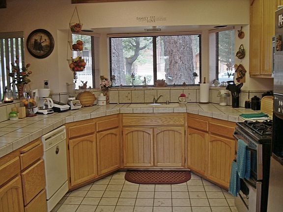 5th image of 125 Yosemite Dr