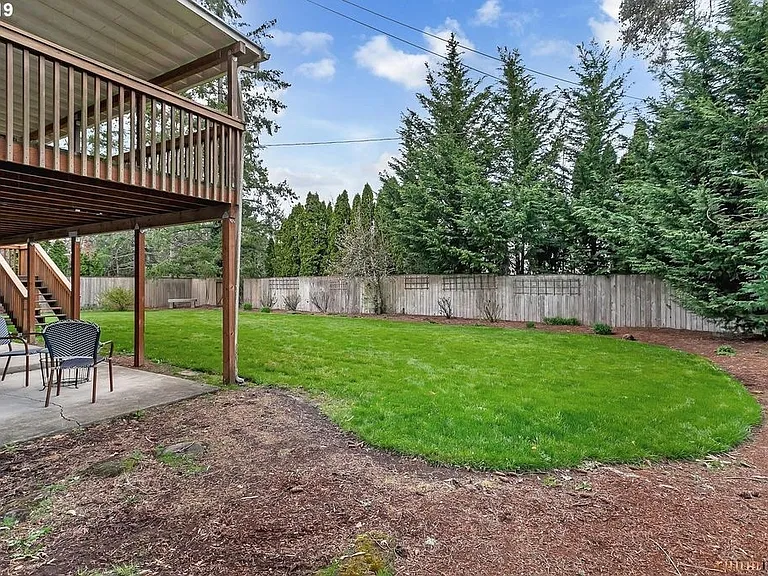 8205 SW Laurel St — Photo 24