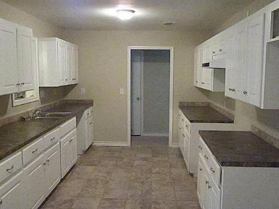 5th image of 4074 Clairmont St