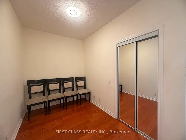 11121 Yonge St #422 — Photo 12