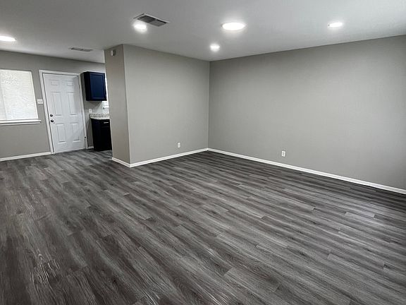 2nd image of 3039 Big Horn Dr