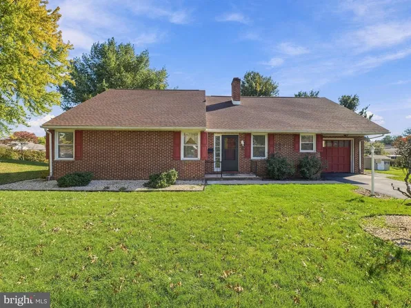 135 Northeast Ave, Waynesboro, PA 17268