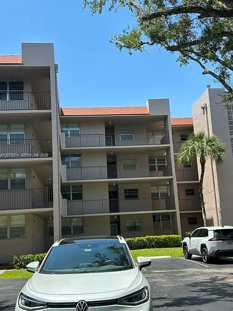 Condo 1 Of Sabal Palm Con — Photo 3