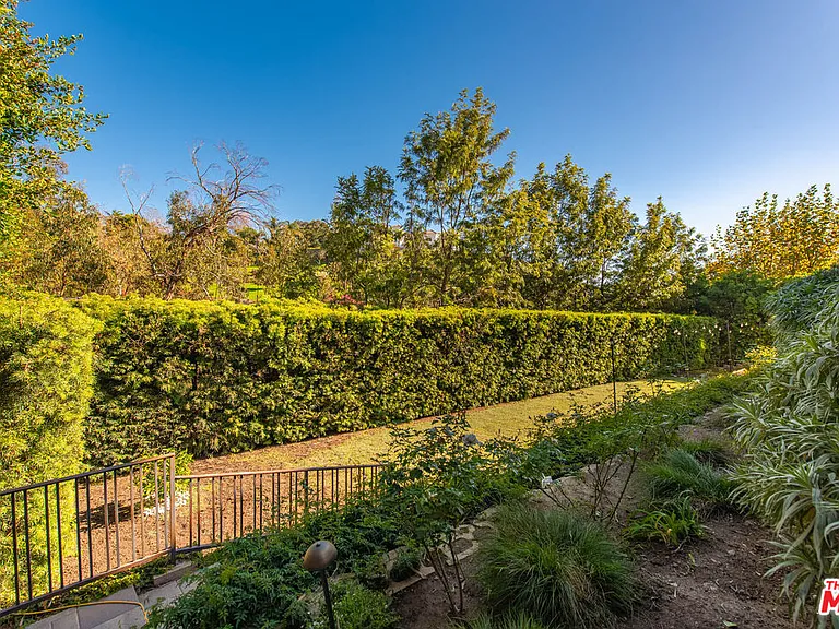 28935 W Beach Ln — Photo 36