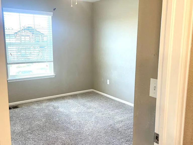 25147 E Maple Ave — Photo 30