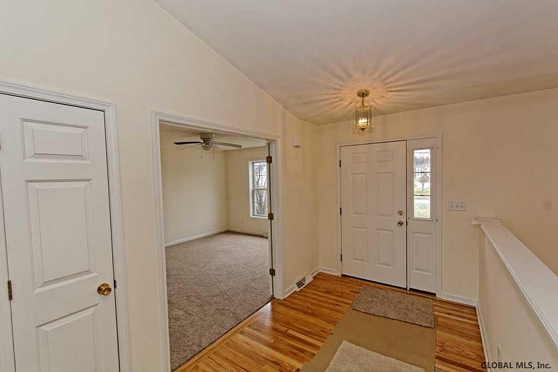 4th image of 15 PEACHTREE Lane