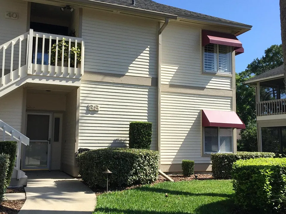 38 Magnolia Dr S