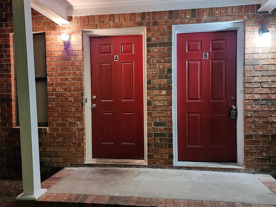 2nd image of 2512 Blossom Ct APT A
