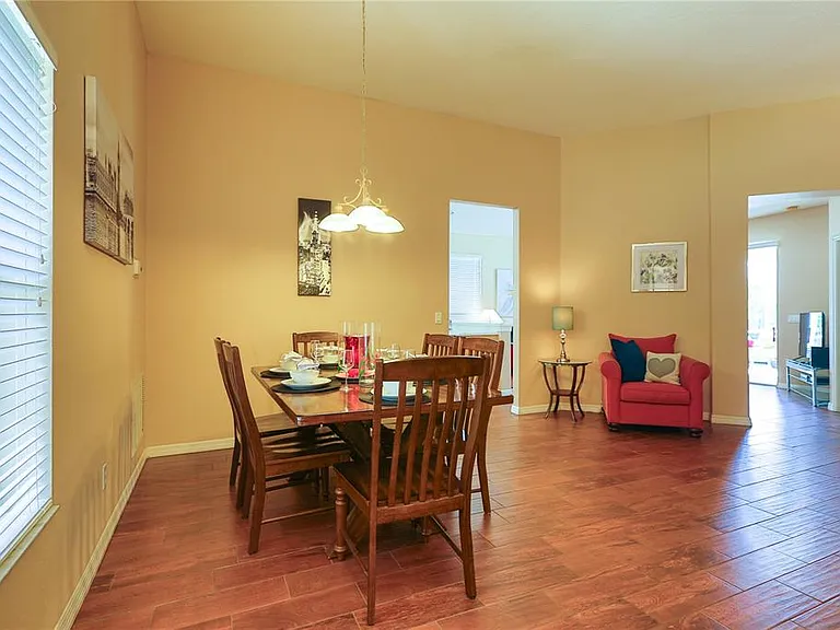 331 Henley Cir — Photo 3