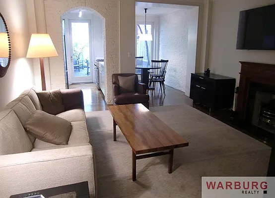 Rented by Warburg | media 16