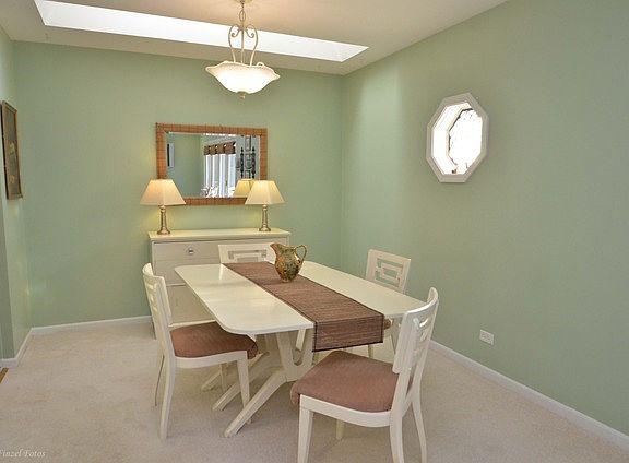 4th image of 871 Victoria Dr