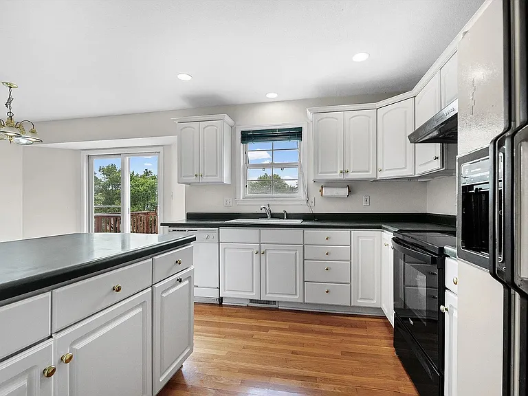 4200 Cedar Crest Ln — Photo 13