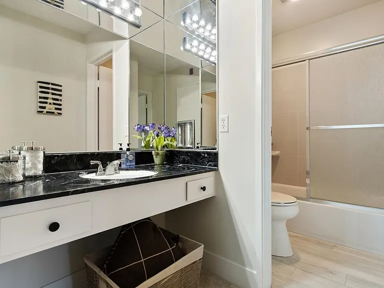 930 Peninsula Ave #303 — Photo 8